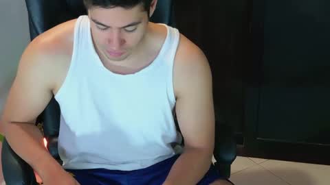 Snapshot of camara110 chatting on October 9, 2025, 2:31 am camara110 online show from October 9, 2025, 2:31 am