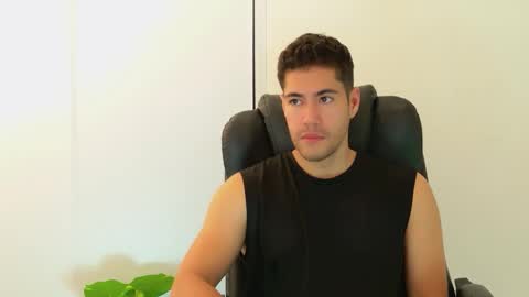 Snapshot of camara110 chatting on October 22, 2025, 2:34 am camara110 online show from October 22, 2025, 2:34 am