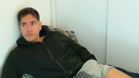 Snapshot of camara110 chatting on November 8, 2025, 8:18 pm camara110 online show from November 8, 2025, 8:18 pm