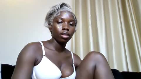Snapshot of camclit chatting on April 9, 2026, 2:44 pm Princess online show from April 9, 2026, 2:44 pm