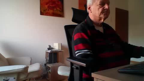 camcologne online show from January 7, 2026, 8:39 am