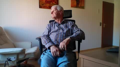 camcologne online show from April 8, 2026, 7:30 am