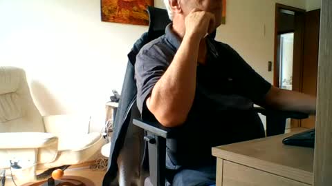 Snapshot of camcologne chatting on June 14, 2026, 10:28 am camcologne online show from June 14, 2026, 10:28 am