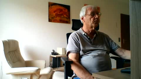 Snapshot of camcologne chatting on June 17, 2026, 7:11 am camcologne online show from June 17, 2026, 7:11 am