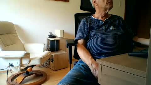 Snapshot of camcologne chatting on June 27, 2026, 10:20 am camcologne online show from June 27, 2026, 10:20 am
