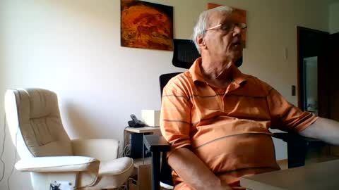 Snapshot of camcologne chatting on July 7, 2026, 9:35 am camcologne online show from July 7, 2026, 9:35 am