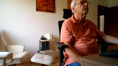 Snapshot of camcologne chatting on July 10, 2026, 10:40 am camcologne online show from July 10, 2026, 10:40 am
