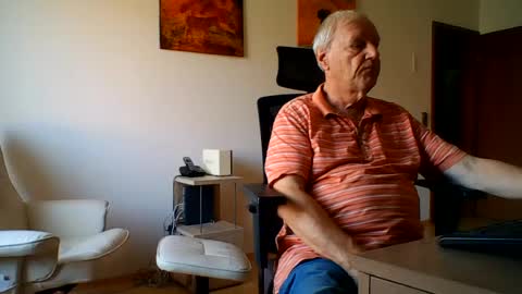 Snapshot of camcologne chatting on July 14, 2026, 8:41 am camcologne online show from July 14, 2026, 8:41 am