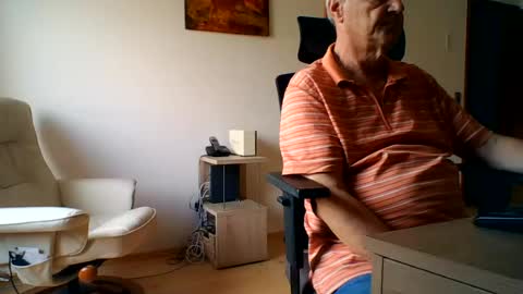 Snapshot of camcologne chatting on July 17, 2026, 8:10 am camcologne online show from July 17, 2026, 8:10 am