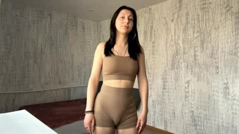 Snapshot of cameliaelworthy chatting on April 7, 2026, 7:09 am Alisa online show from April 7, 2026, 7:09 am