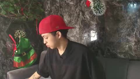 Snapshot of cameron_lux4 chatting on December 2, 2025, 12:32 pm CAMERON online show from December 2, 2025, 12:32 pm