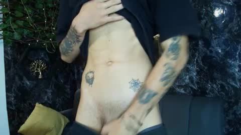 Snapshot of cameron_lux4 chatting on January 11, 2026, 4:50 am CAMERON online show from January 11, 2026, 4:50 am