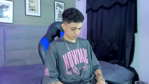 Snapshot of cameron_lux4 chatting on April 11, 2026, 4:17 am CAMERON online show from April 11, 2026, 4:17 am