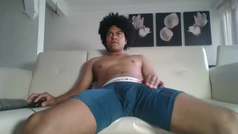 Snapshot of camfaber chatting on December 1, 2025, 3:28 pm Stiven online show from December 1, 2025, 3:28 pm