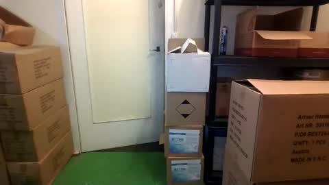 camfun_27 online show from April 8, 2026, 3:23 pm