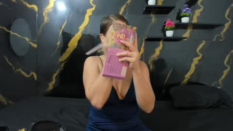 cami_blonde2020 online show from May 25, 2026, 6:52 am