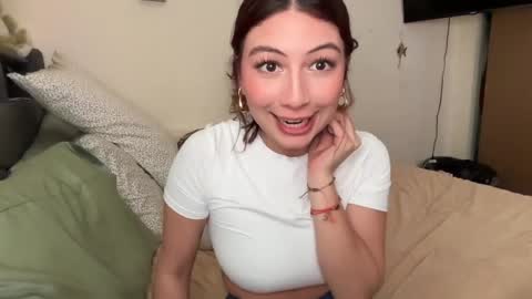 Snapshot of cami_calderon chatting on May 28, 2026, 9:34 pm Camila online show from May 28, 2026, 9:34 pm