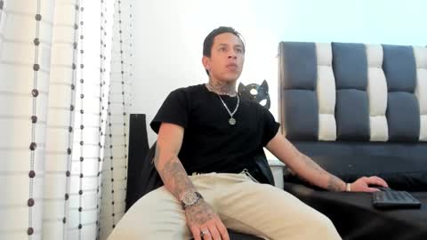 cami_coral1 online show from February 2, 2026, 7:23 pm