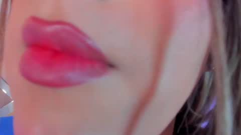 Snapshot of cami_rouxx chatting on July 23, 2026, 1:58 am cami_rouxx online show from July 23, 2026, 1:58 am
