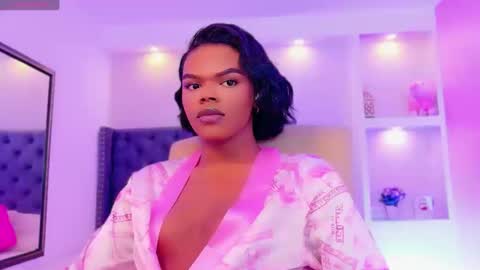 camiestrada online show from September 10, 2025, 8:53 pm