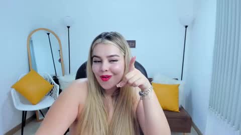 Camila online show from March 4, 2025, 5:21 am