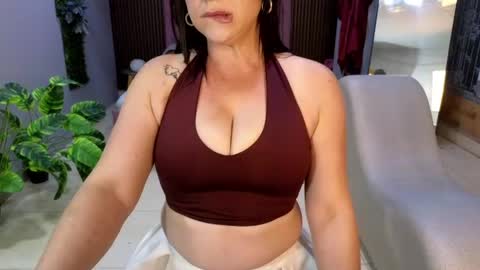 Snapshot of camil_milfdream chatting on April 25, 2026, 11:13 am Camil online show from April 25, 2026, 11:13 am