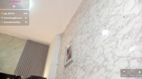 camila__bouzas online show from December 17, 2025, 7:31 pm