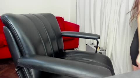 Snapshot of camila_berk chatting on December 31, 2024, 2:08 am Cami online show from December 31, 2024, 2:08 am