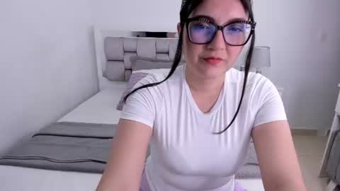 Camila buitrago online show from June 30, 2026, 1:28 am