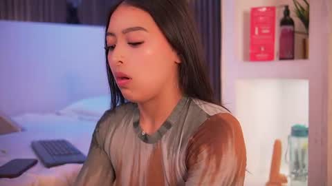 Camila online show from July 18, 2026, 2:49 am