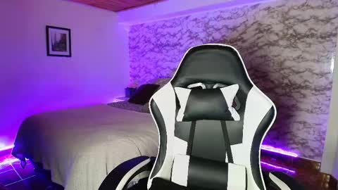 Camila Roose online show from April 3, 2026, 1:14 am