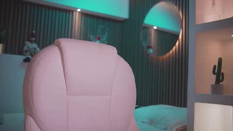 camila_martinez9 online show from January 19, 2026, 11:25 am