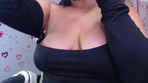 Snapshot of camila_pandora_ch chatting on March 6, 2025, 1:46 pm Cami online show from March 6, 2025, 1:46 pm