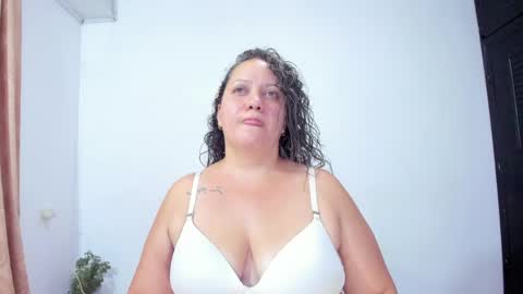 Snapshot of camilaa_foxxx chatting on May 31, 2026, 11:39 pm camilaa foxxx online show from May 31, 2026, 11:39 pm