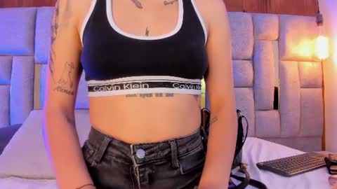 camilaa_smith_ online show from July 27, 2026, 7:32 pm