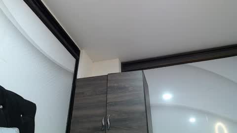 Camila online show from November 1, 2025, 12:56 am