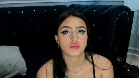 Snapshot of camilahunter__ chatting on December 18, 2024, 7:15 am Camila online show from December 18, 2024, 7:15 am