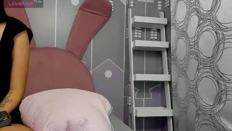 Snapshot of camilahunter__ chatting on February 19, 2025, 6:33 am Camila online show from February 19, 2025, 6:33 am