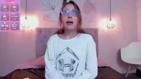 Camila online show from September 9, 2025, 4:50 pm