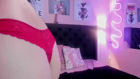 Camila online show from September 12, 2025, 2:39 pm