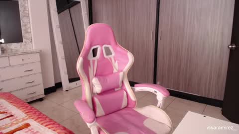 X IGcamiryan01 online show from November 21, 2025, 9:13 pm