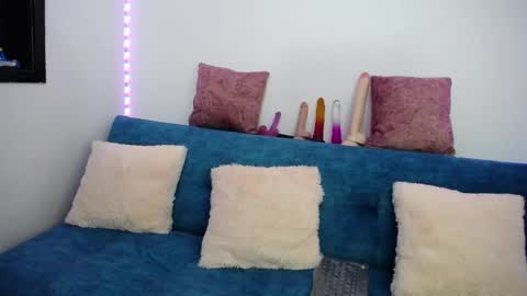 Camila Saenz  online show from May 30, 2026, 2:47 pm