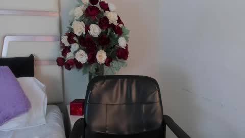 Camila online show from December 28, 2024, 2:01 am