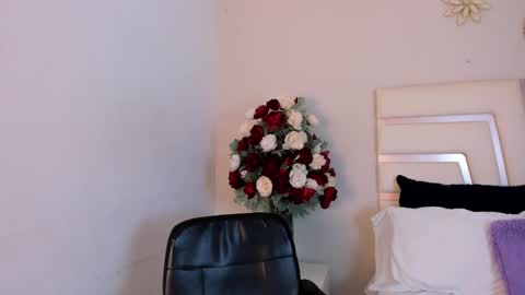 Camila online show from January 14, 2025, 8:15 pm