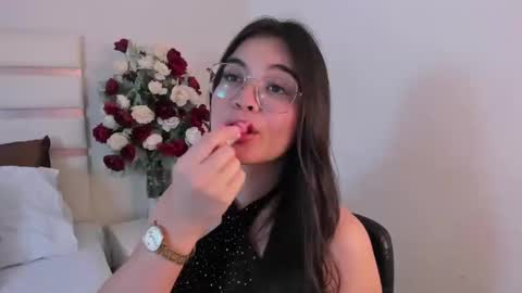 Camila online show from February 11, 2025, 11:01 pm