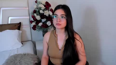 Camila online show from February 19, 2025, 11:25 pm