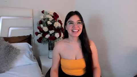 Camila online show from February 22, 2025, 7:47 pm