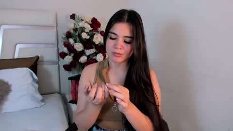 Camila online show from February 26, 2025, 9:27 pm