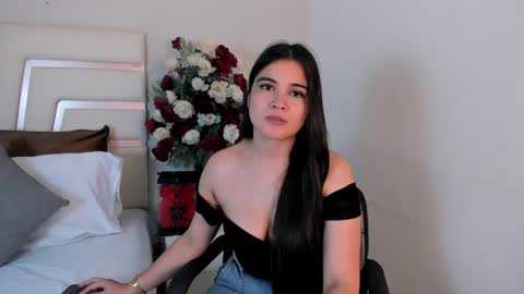 Camila online show from March 10, 2025, 7:29 pm