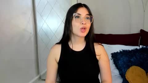 Camila online show from September 10, 2025, 8:31 pm